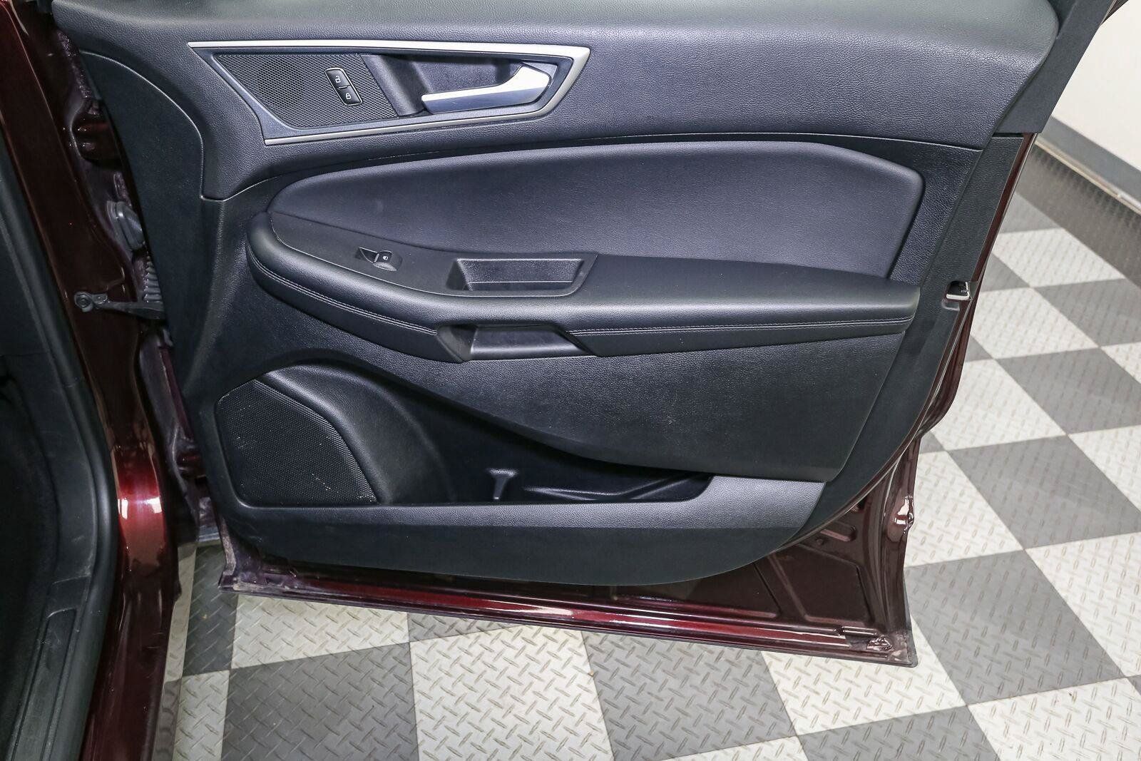 Used 2024 Ford Edge SEL AWD/4WD image 19