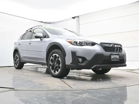 Used 2023 Subaru Crosstrek 2.0i Premium image 12