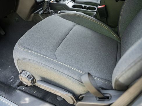 New 2025 Jeep Gladiator Sport image 36