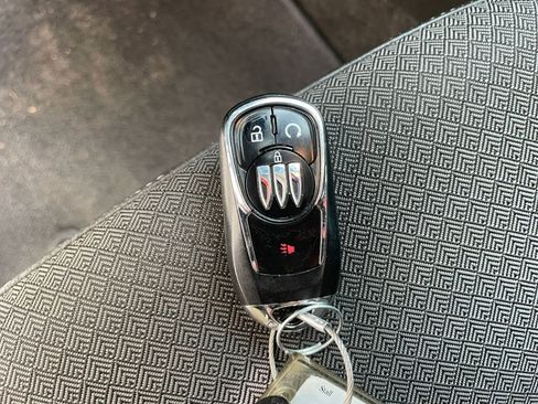 Used 2025 Buick Encore GX Preferred image 23