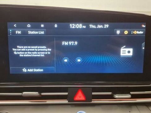 Used 2025 Hyundai Elantra SEL image 30