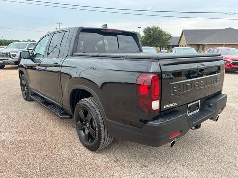 Used 2025 Honda Ridgeline Black Edition image 4