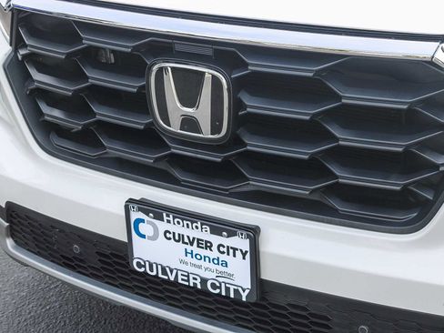 Used 2025 Honda Pilot EX-L image 6