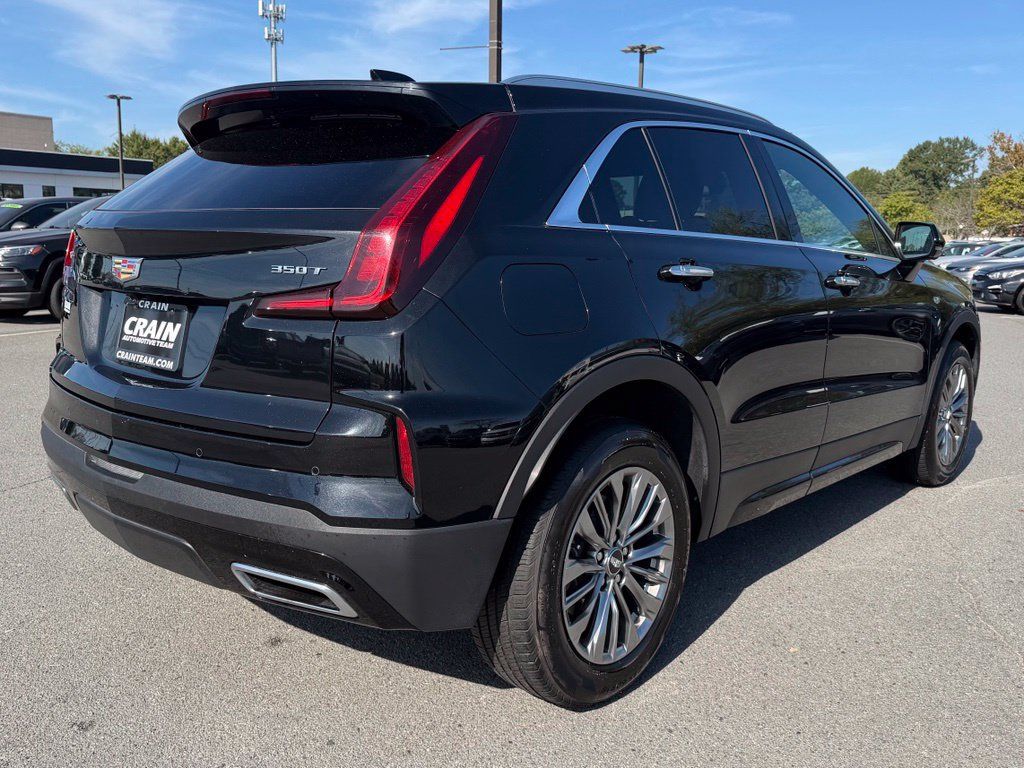 Used 2025 Cadillac XT4 Premium Luxury FWD image 7