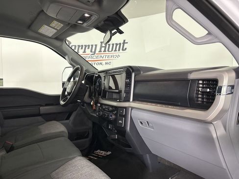 Used 2024 Ford F250 XLT w/ FX4 Off-Road Package image 25