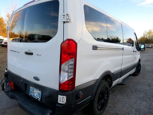 Used 2017 Ford Transit 350 XLT image 4