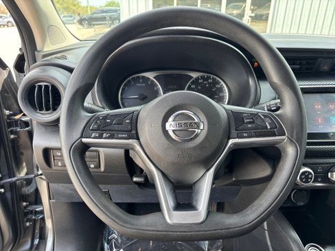 Used 2021 Nissan Kicks S image 14
