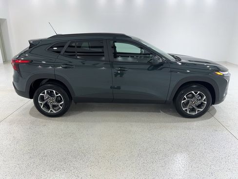 New 2026 Chevrolet Trax LT w/ Driver Confidence Package image 6