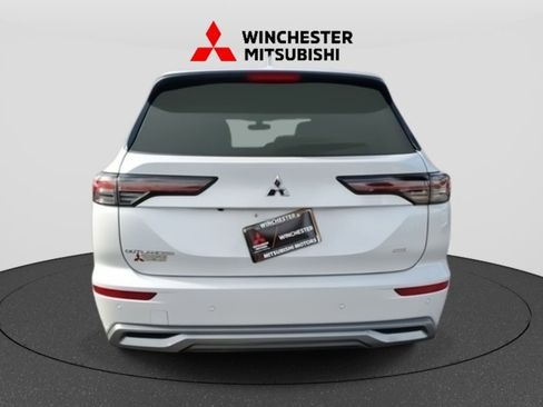 New 2025 Mitsubishi Outlander SEL image 5