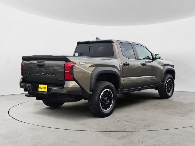 Used 2026 Toyota Tacoma TRD Off-Road w/ TRD Off Road Upgrade Package AWD/4WD image 5
