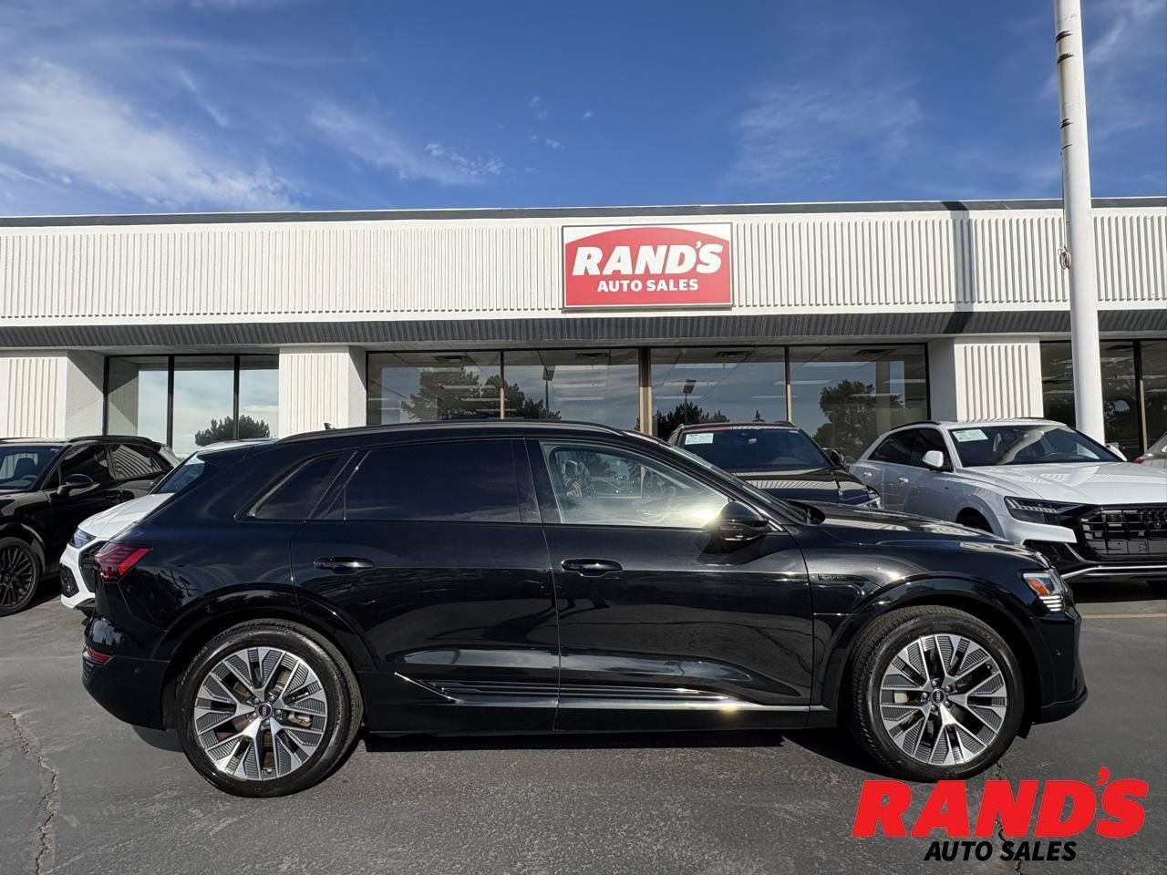 Used 2024 Audi Q8 e-tron Premium Plus w/ Premium Plus Package AWD/4WD image 1