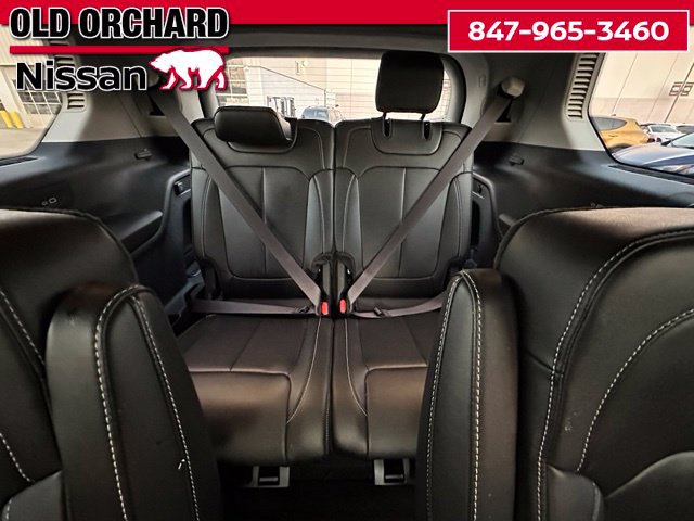 Used 2023 Jeep Grand Cherokee L Limited AWD/4WD image 13