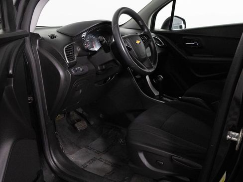 Used 2020 Chevrolet Trax LS w/ Tint and Cruise Package image 19