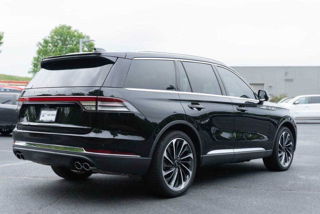 Used 2025 Lincoln Aviator Reserve w/ Equipment Group 201A AWD/4WD image 11