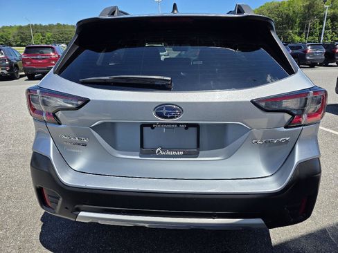 Used 2022 Subaru Outback Limited AWD/4WD image 6