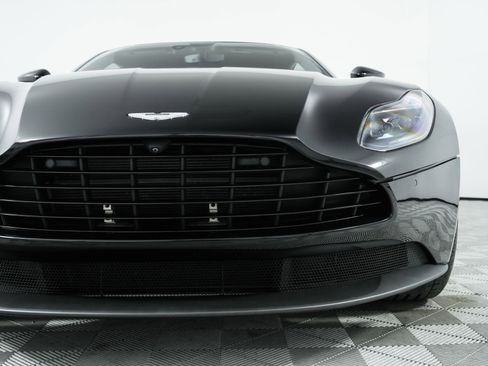 Used 2019 Aston Martin DB11 Coupe RWD image 39