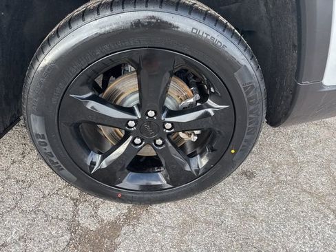 Used 2021 Jeep Grand Cherokee L Laredo image 13