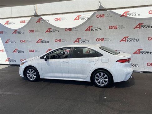 Certified 2021 Toyota Corolla LE FWD image 5