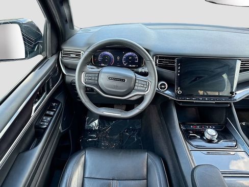 Used 2024 Jeep Wagoneer 4WD w/ Convenience Group I image 16