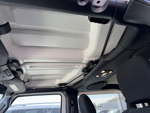 Used 2021 Jeep Wrangler Sport image 18