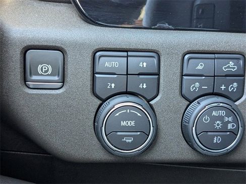 Used 2025 Chevrolet Silverado 1500 LTZ image 22