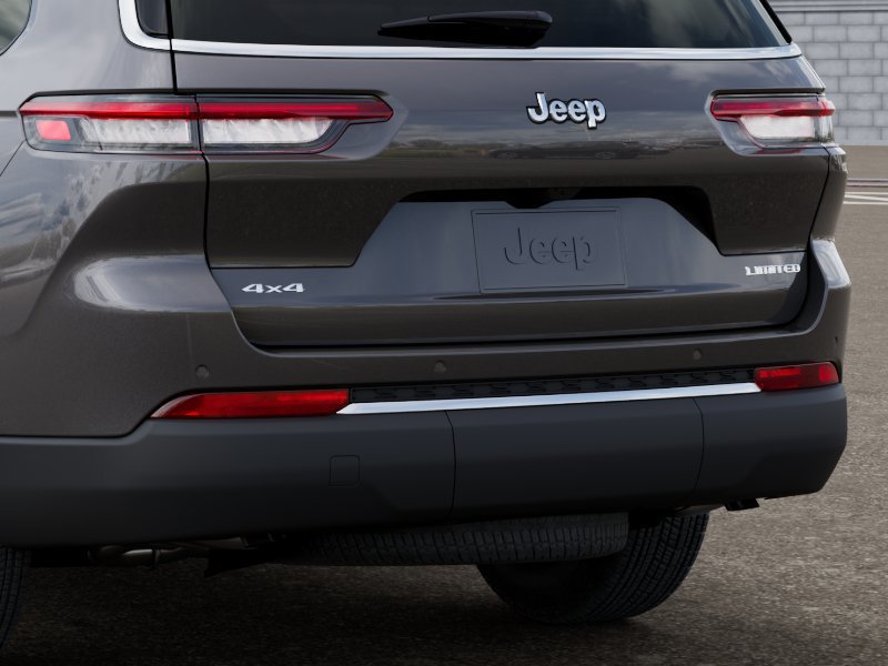 Used 2025 Jeep Grand Cherokee L Limited w/ Luxury Tech Group II AWD/4WD image 14