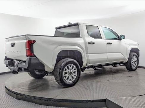 Used 2024 Toyota Tacoma SR RWD image 8