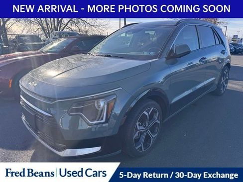 Used 2023 Kia Niro EX Touring image 3