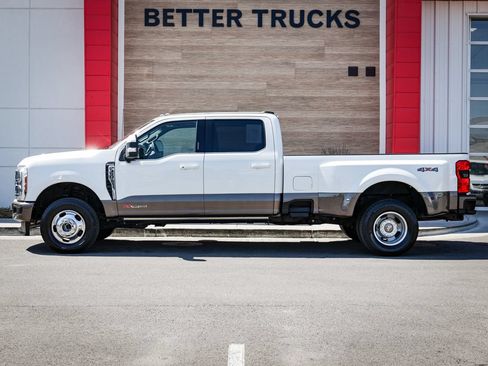 Used 2023 Ford F350 King Ranch AWD/4WD image 7
