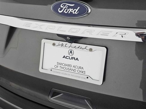 Used 2016 Ford Explorer XLT w/ Equipment Group 202A image 14