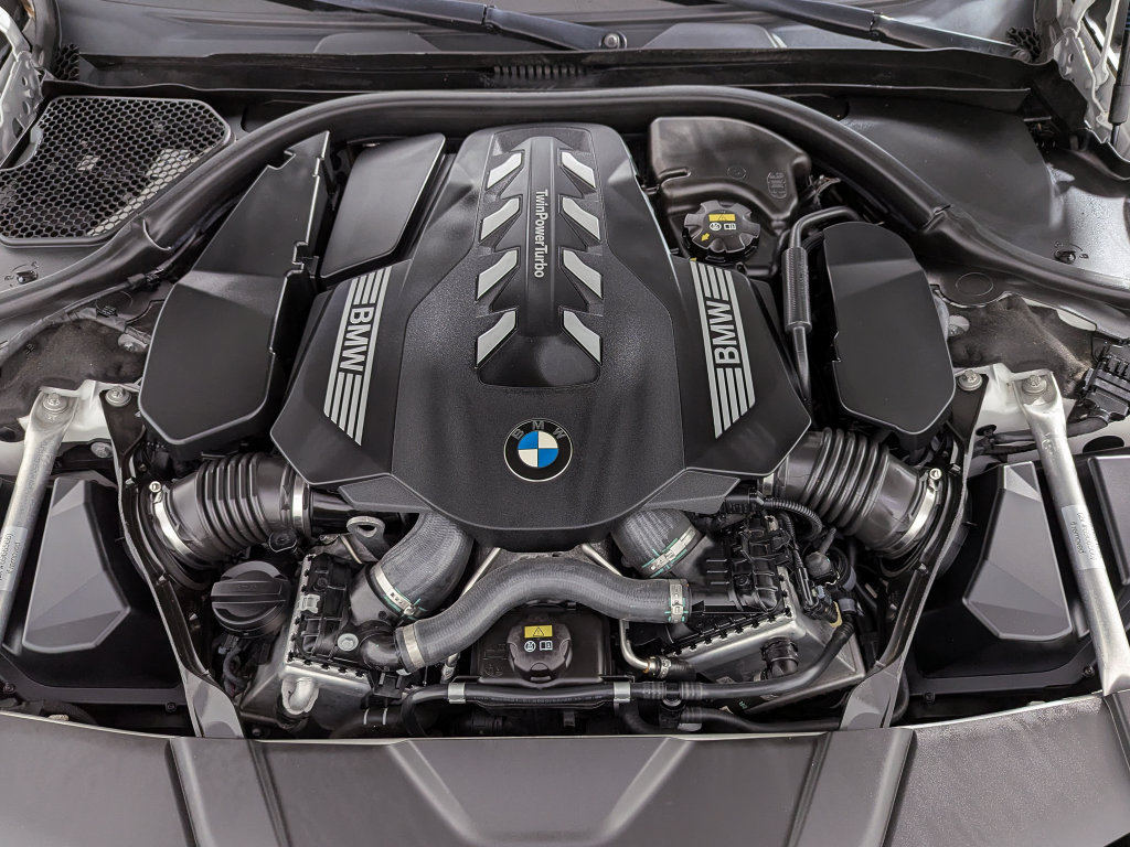 Used 2021 BMW 750i xDrive w/ M Sport Package AWD/4WD image 49