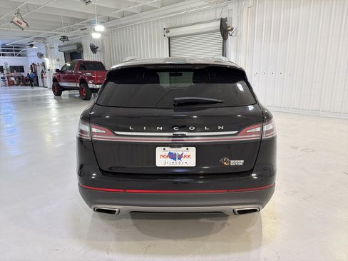 Used 2020 Lincoln Nautilus FWD image 4