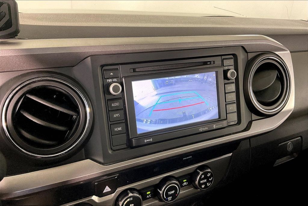 Used 2019 Toyota Tacoma SR5 AWD/4WD image 27