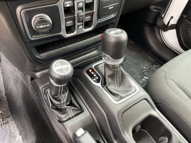 Used 2019 Jeep Wrangler Unlimited Sahara AWD/4WD image 22