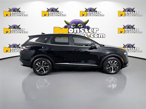 Used 2023 Kia Sportage EX image 4