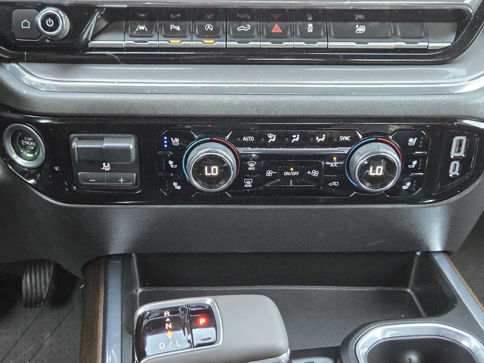 Used 2024 Chevrolet Silverado 1500 High Country w/ High Country Premium Package AWD/4WD image 20