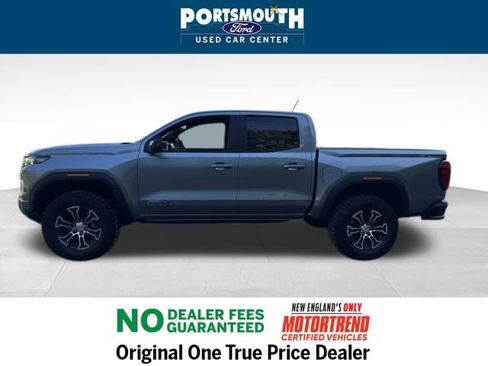 Used 2024 GMC Canyon AT4 image 2