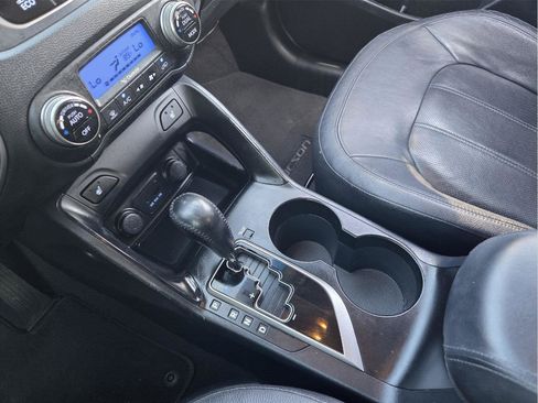 Used 2013 Hyundai Tucson Limited FWD image 19