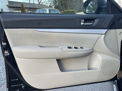 Used 2012 Subaru Legacy 2.5i image 8