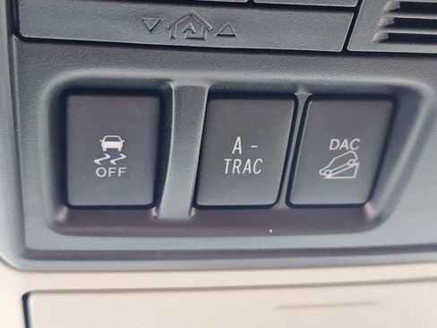 Used 2023 Toyota 4Runner Limited AWD/4WD image 15