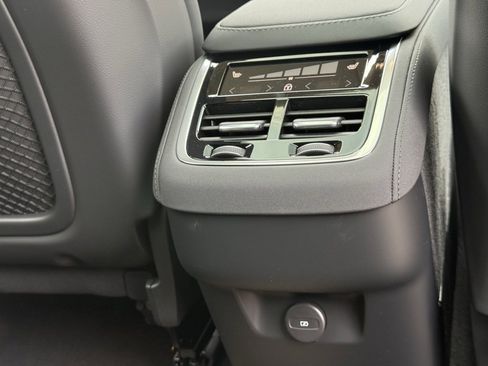 New 2025 Volvo XC90 B6 Plus image 29