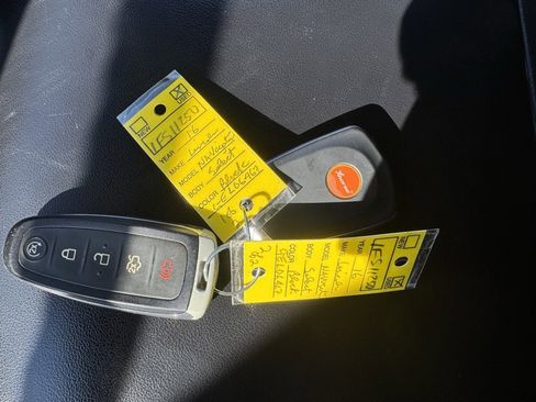 Used 2016 Lincoln Navigator L Select image 12