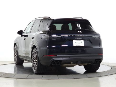 Used 2023 Porsche Cayenne Platinum Edition AWD/4WD image 3