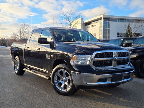 Used 2020 RAM 1500 Classic SLT image 2