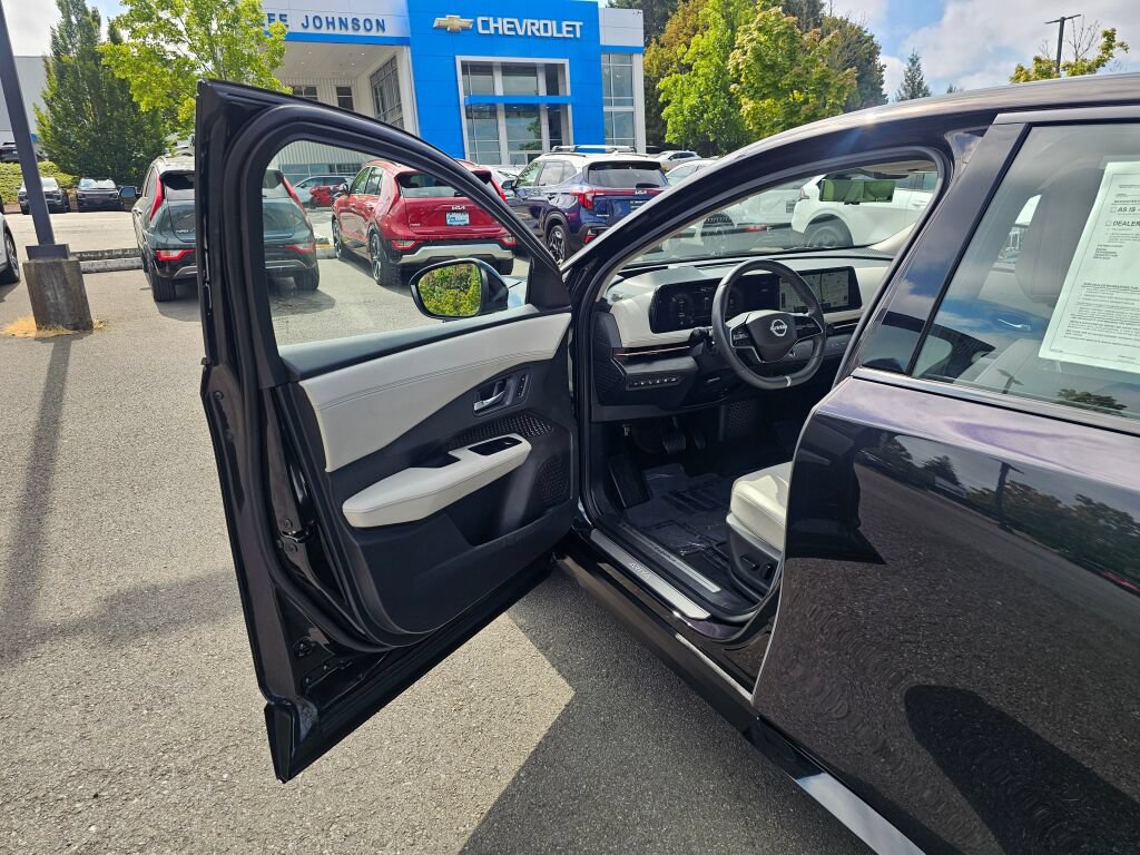 Used 2024 Nissan Ariya AWD image 21