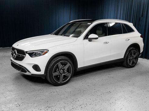 Used 2026 Mercedes-Benz GLC 300 image 1