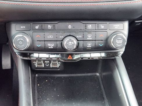 Used 2024 Dodge Durango GT image 19