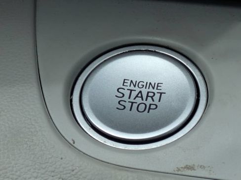 Used 2024 Hyundai Elantra Limited FWD image 28