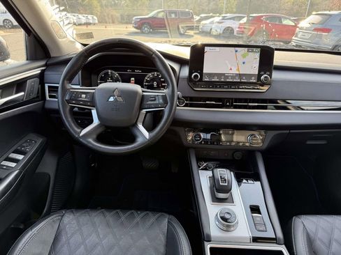 Used 2023 Mitsubishi Outlander SEL image 8