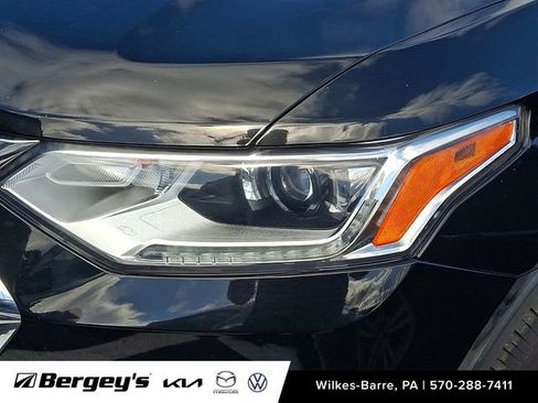 Used 2020 Chevrolet Traverse LT w/ LPO, Floor Liner Package image 12